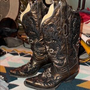 Black and Gold Western Boots with Intricate Accents